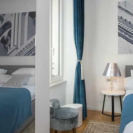 Luxury Paula 4*