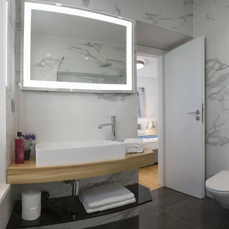 Luxury Paula Konukevi