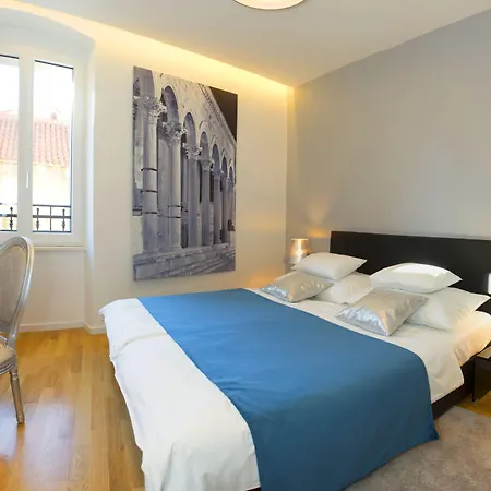 Guest house Luxury Paula - In The Old Town