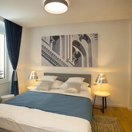 Luxury Paula - In The Old Town Guest house