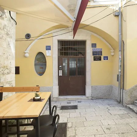 Luxury Paula - In The Old Town Guest house 4*