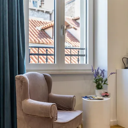 Luxury Paula - In The Old Town