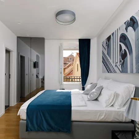 Luxury Paula - In The Old Town Guest house