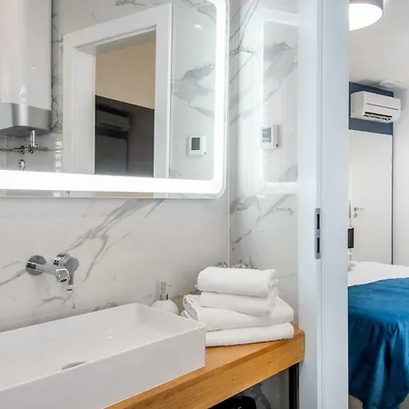 Luxury Paula スプリト