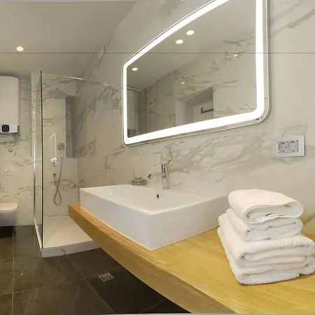 Luxury Paula 4* Split