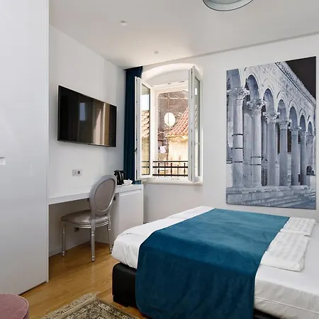 Guest house Luxury Paula 4*