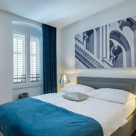 Luxury Paula 4*